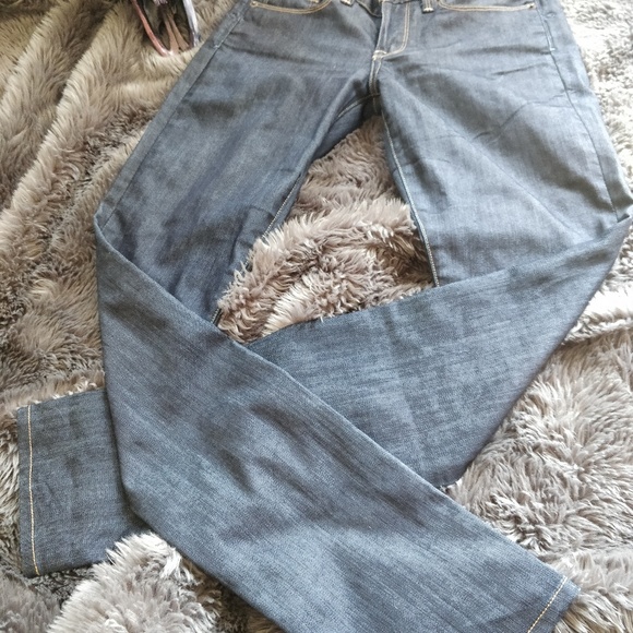 Size 26 (2) Lucky Brand Skinny Jeans - Picture 3 of 5